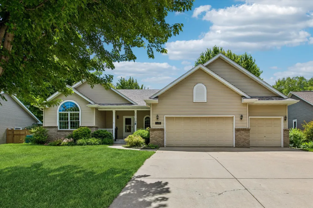 1105 Lupine Drive Northfield, MN 55057
