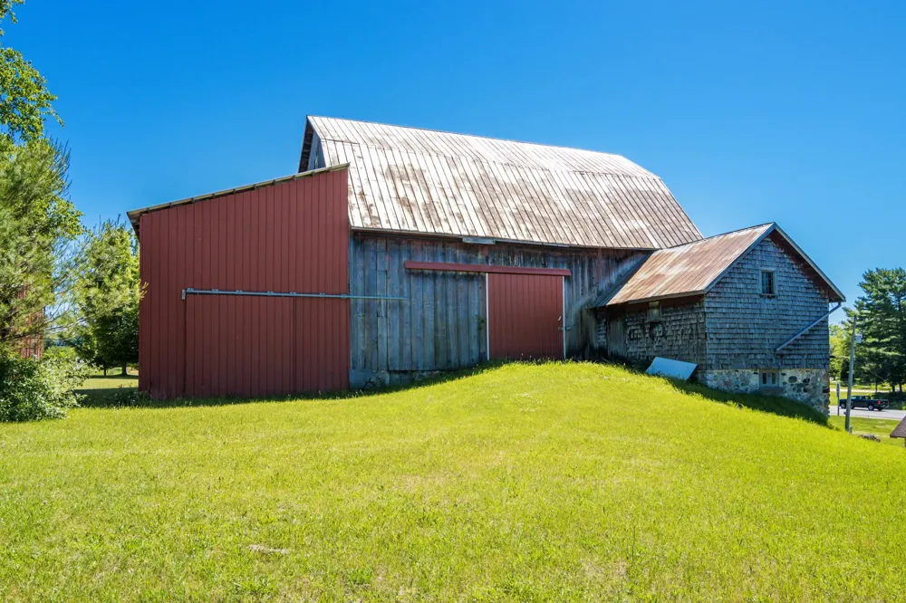 12924 McLachlan Road Torch Lake Township, MI 49648