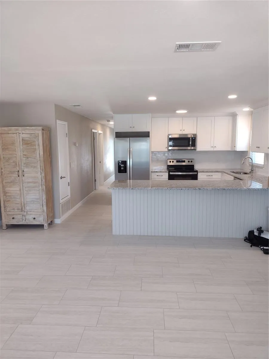 830 E 18TH AVENUE New Smyrna Beach, FL 32169