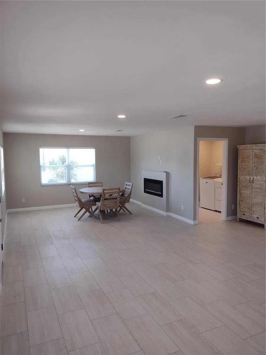 830 E 18TH AVENUE New Smyrna Beach, FL 32169
