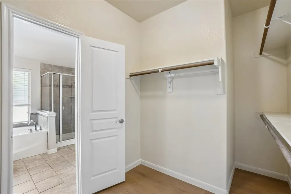 2012 Shawnee Trail Heartland, TX 75126