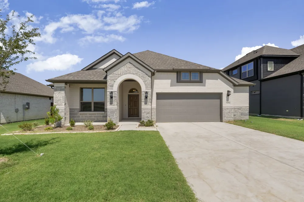 1956 Nightfall Drive Venus, TX 76084