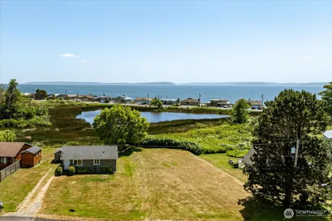 214 Lighthouse Way