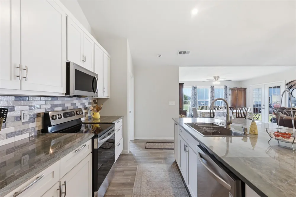 110 Highview Road Ennis, TX 75119