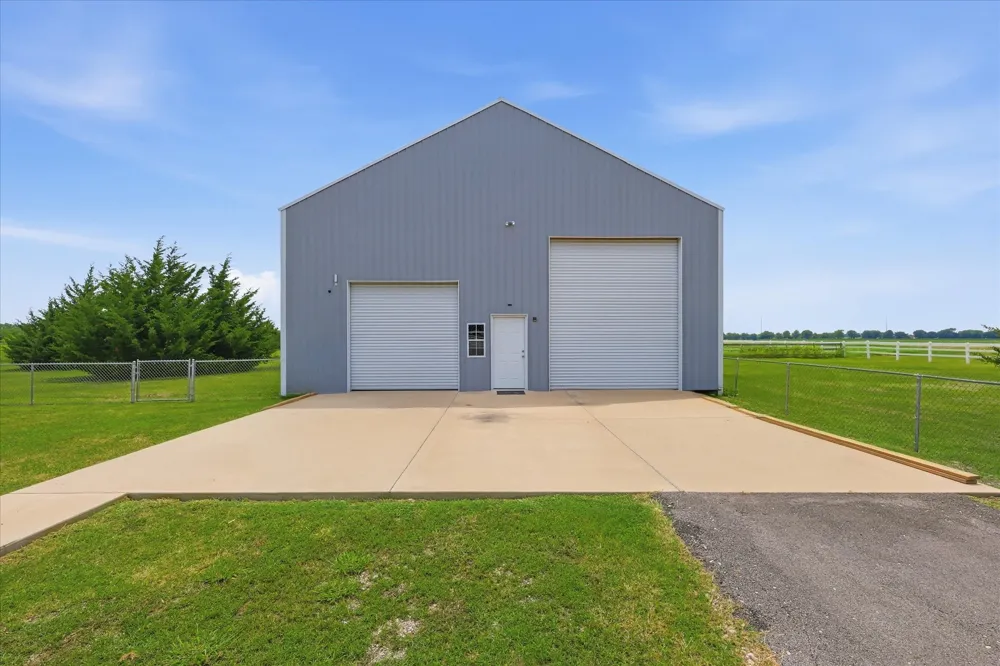 110 Highview Road Ennis, TX 75119