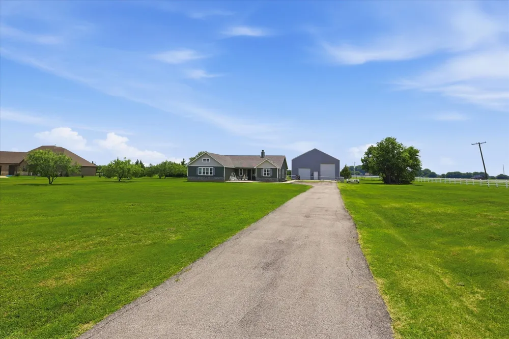 110 Highview Road Ennis, TX 75119