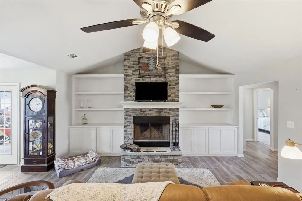 110 Highview Road Ennis, TX 75119