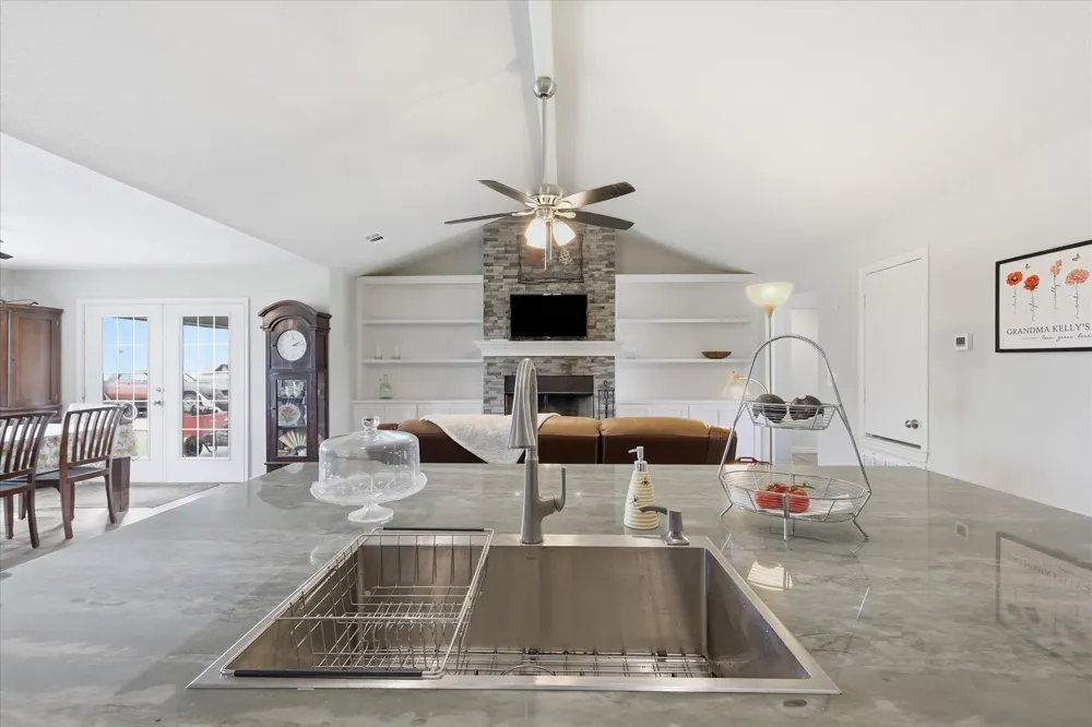 110 Highview Road Ennis, TX 75119