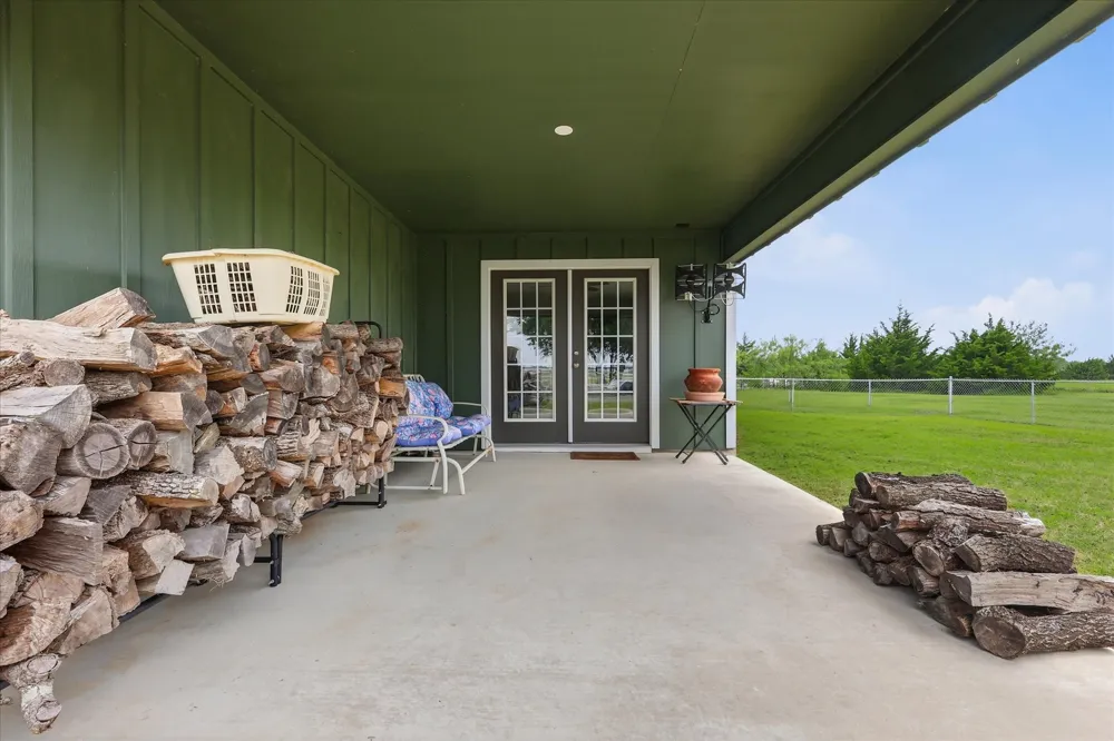 110 Highview Road Ennis, TX 75119
