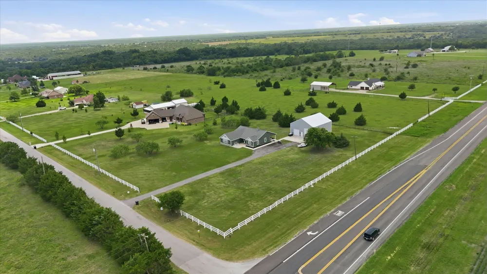 110 Highview Road Ennis, TX 75119