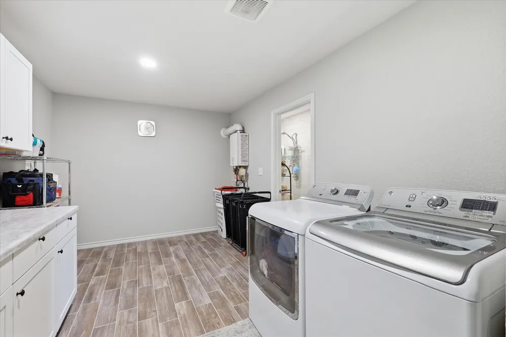 110 Highview Road Ennis, TX 75119