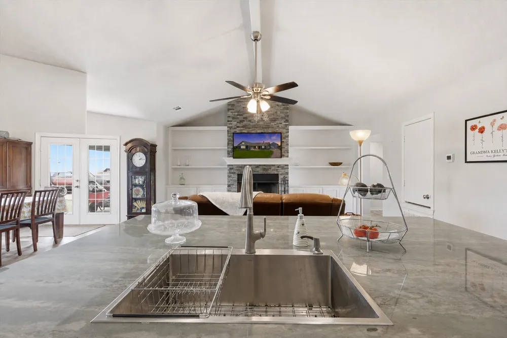 110 Highview Road Ennis, TX 75119