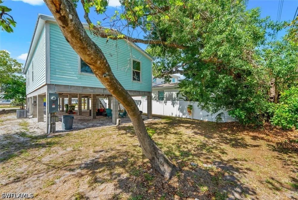 Bahia Vista Street Sarasota, FL 34239