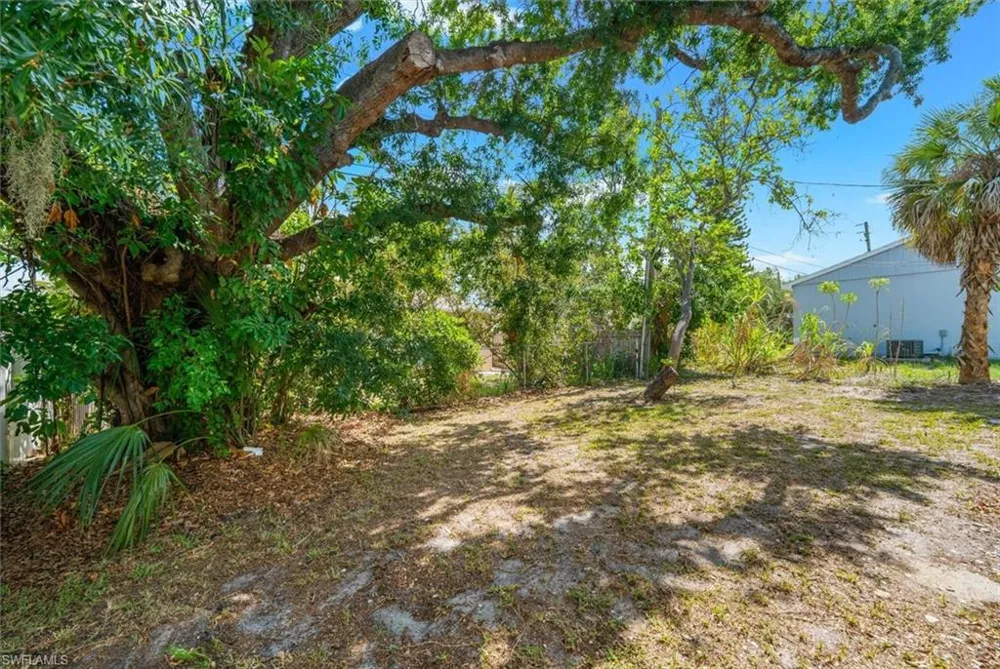2375 Bahia Vista Street Sarasota, FL 34239