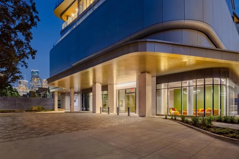1711 Allen Parkway #2602 Houston, TX 77019