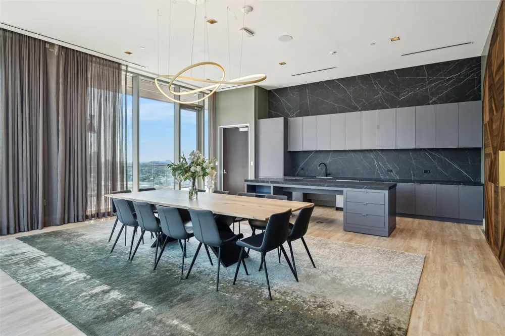 1711 Allen Parkway #2602 Houston, TX 77019
