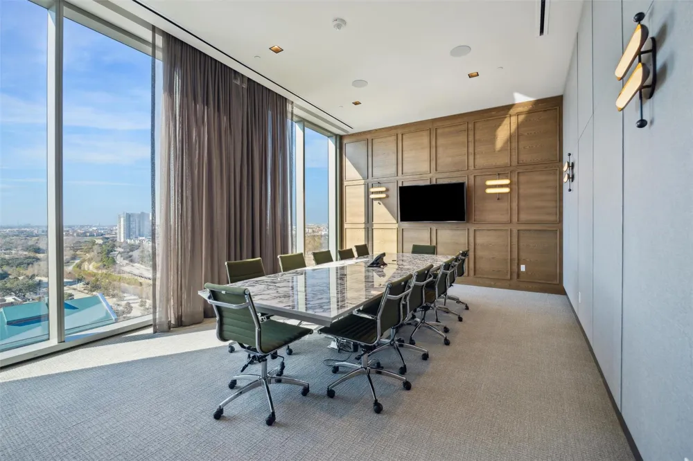 1711 Allen Parkway #2602 Houston, TX 77019