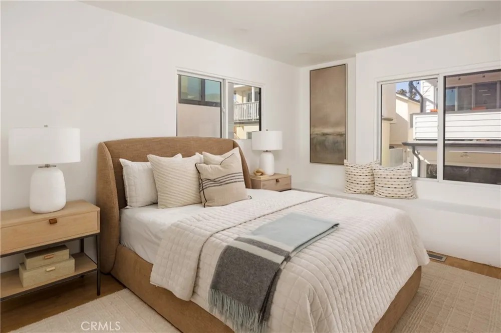 7204 W Oceanfront Newport Beach, CA 92663