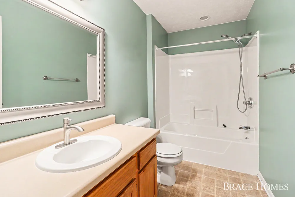 1776 Grand Court NE Grand Rapids, MI 49525