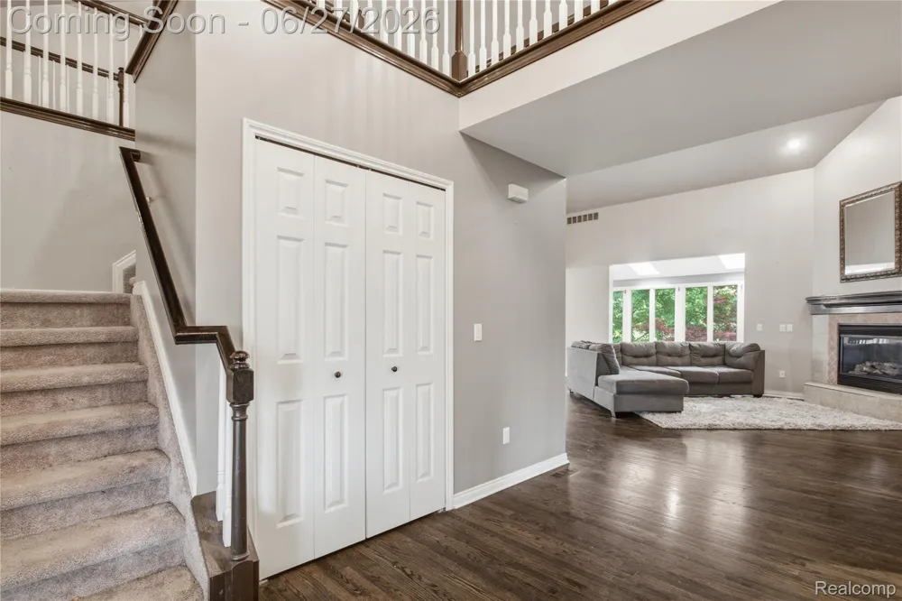 9015 Huron Bluffs Drive White Lake Charter Township, MI 48386