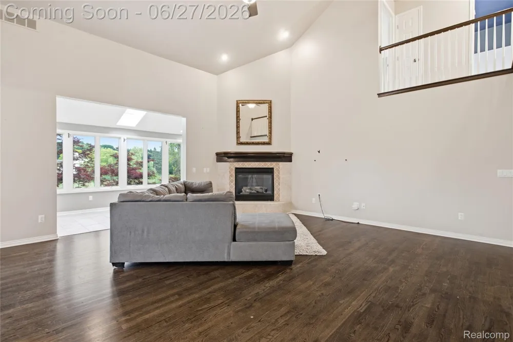 9015 Huron Bluffs Drive White Lake Charter Township, MI 48386