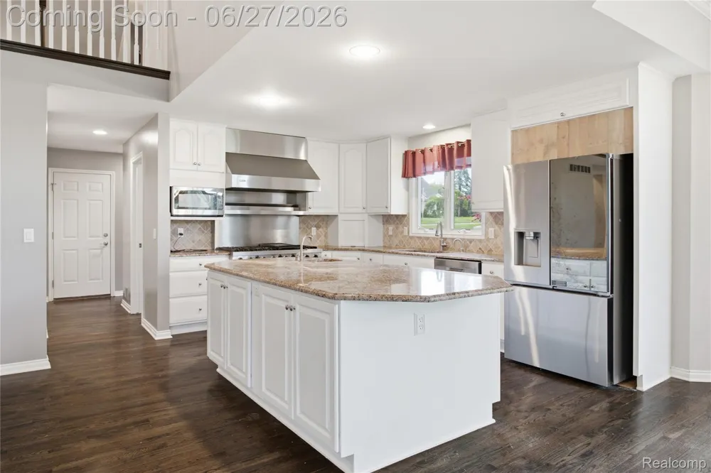 9015 Huron Bluffs Drive White Lake Charter Township, MI 48386