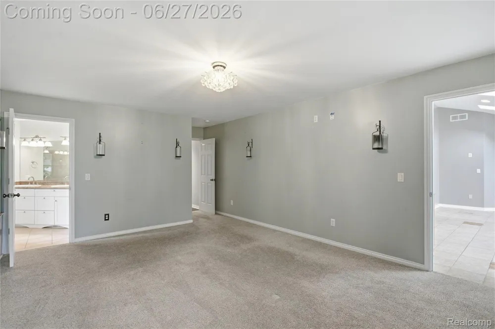 9015 Huron Bluffs Drive White Lake Charter Township, MI 48386