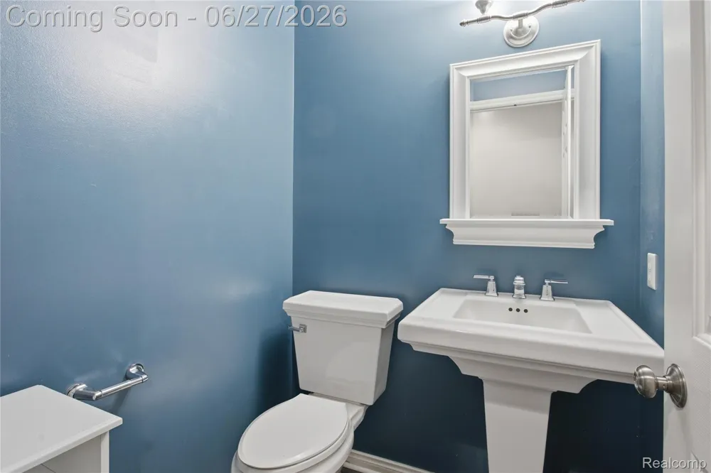 9015 Huron Bluffs Drive White Lake Charter Township, MI 48386