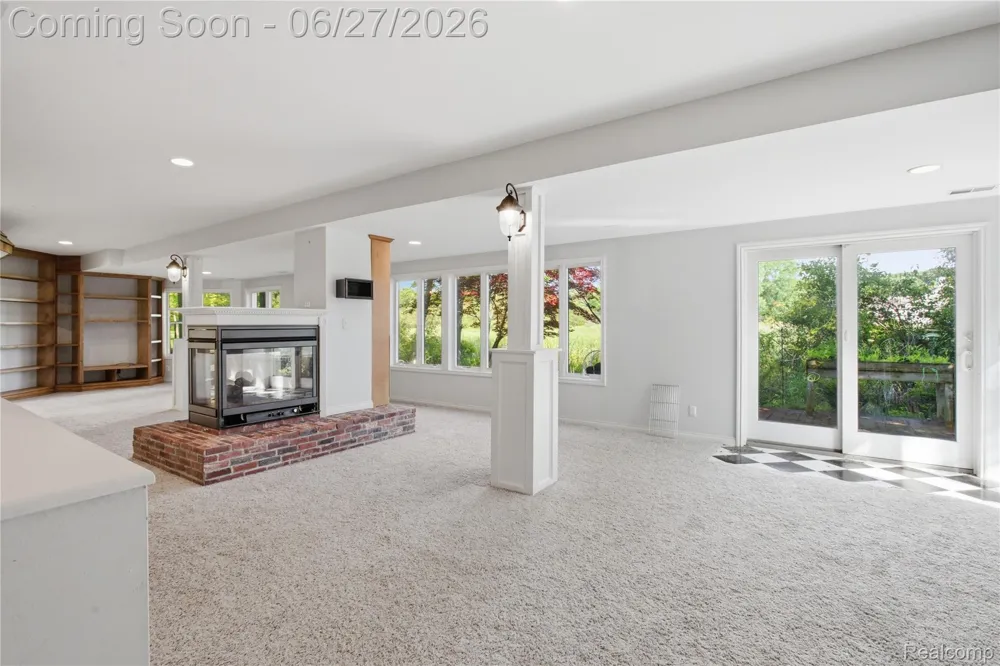 9015 Huron Bluffs Drive White Lake Charter Township, MI 48386