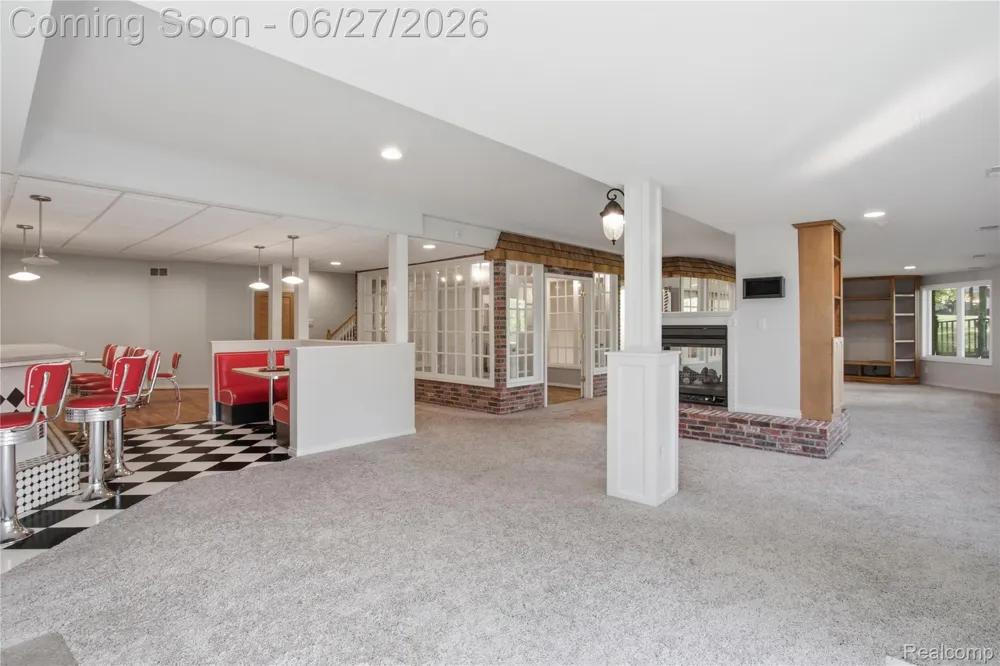 9015 Huron Bluffs Drive White Lake Charter Township, MI 48386
