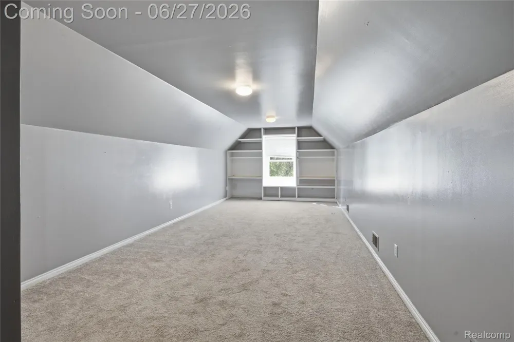 9015 Huron Bluffs Drive White Lake Charter Township, MI 48386