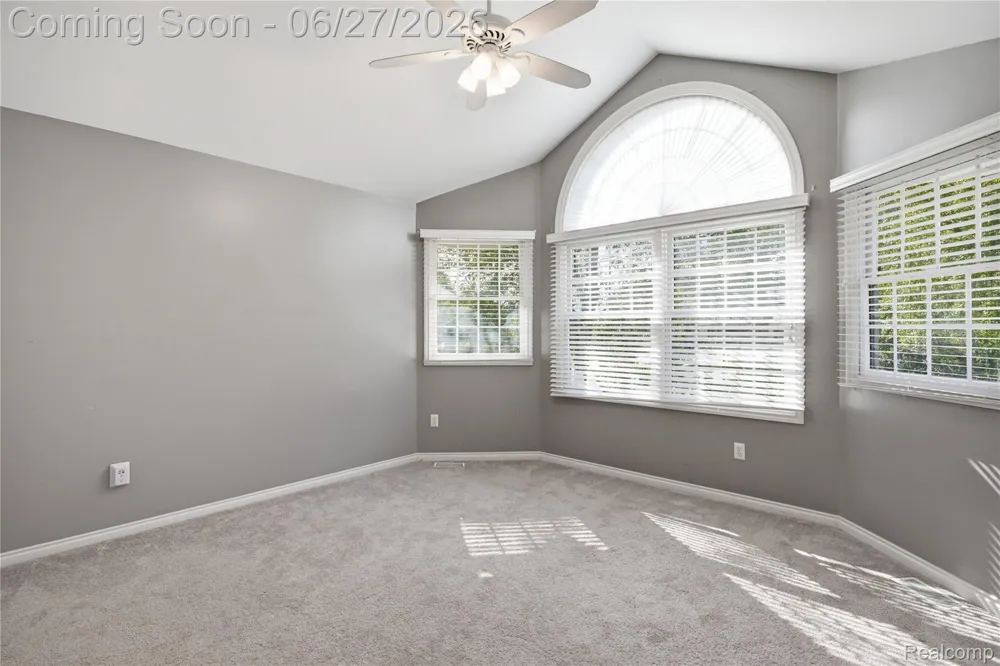 9015 Huron Bluffs Drive White Lake Charter Township, MI 48386