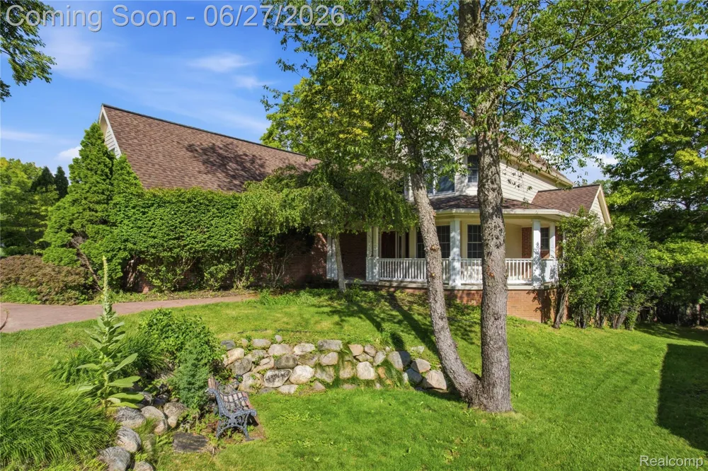 9015 Huron Bluffs Drive White Lake Charter Township, MI 48386