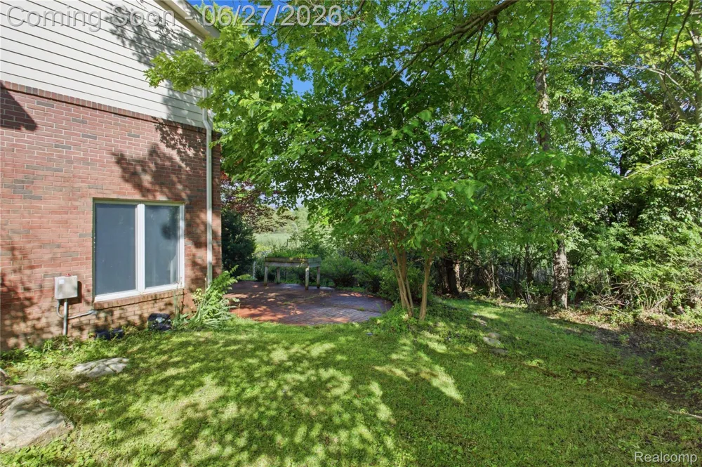 9015 Huron Bluffs Drive White Lake Charter Township, MI 48386