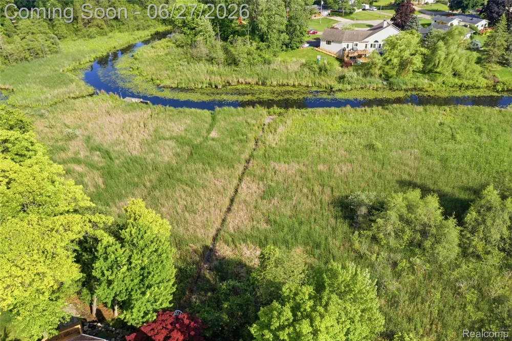 9015 Huron Bluffs Drive White Lake Charter Township, MI 48386