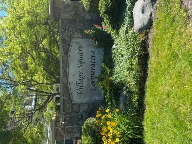 45746 Kensington Utica City, MI 48317
