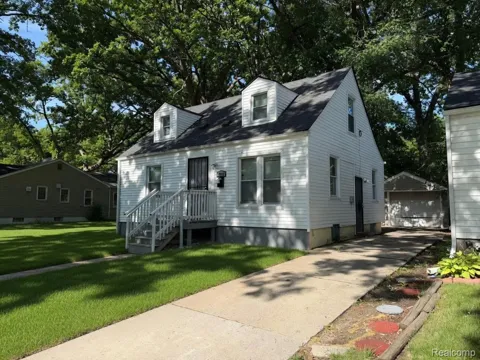 19492 Biltmore Street