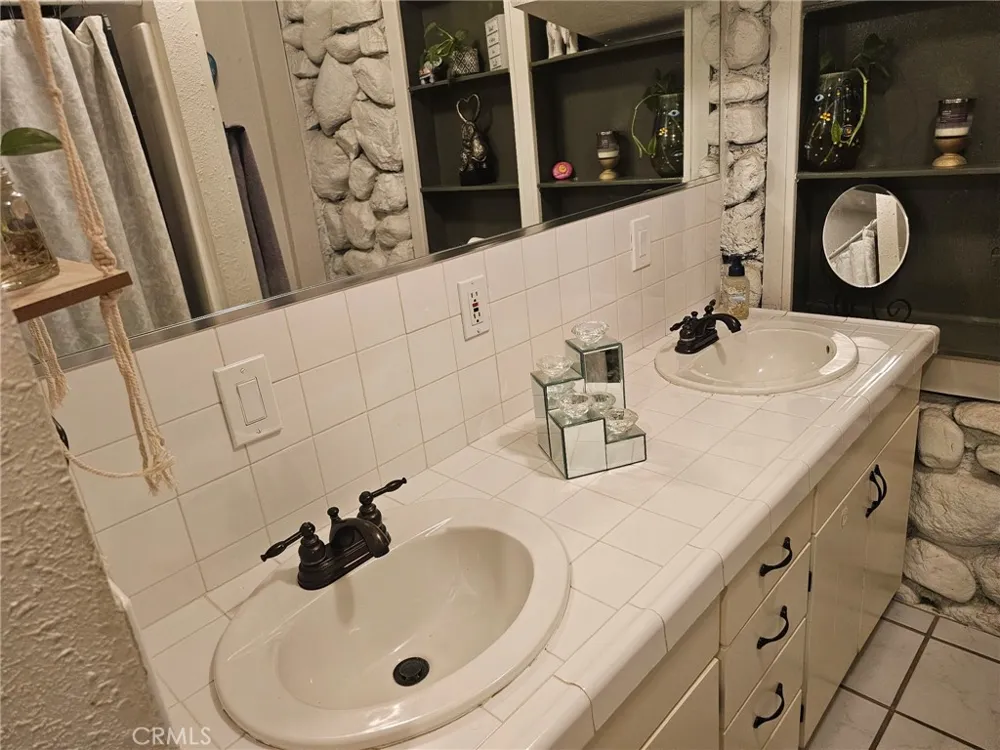 35256 Acacia Yucaipa, CA 92399