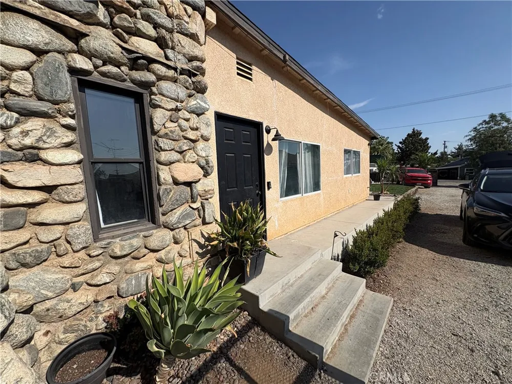 35256 Acacia Yucaipa, CA 92399