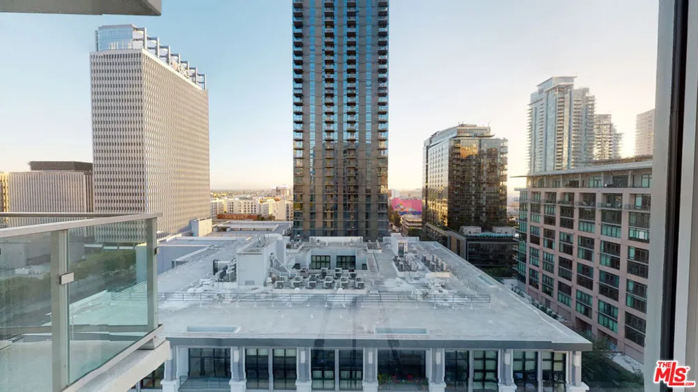 1050 S GRAND AVENUE #1303 Los Angeles, CA 90015