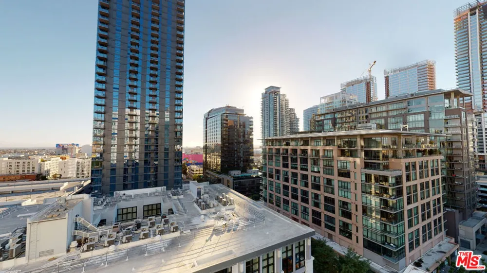1050 S GRAND AVENUE #1303 Los Angeles, CA 90015