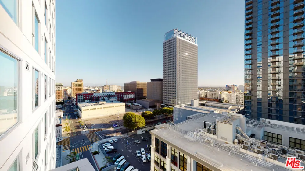 1050 S GRAND AVENUE #1303 Los Angeles, CA 90015