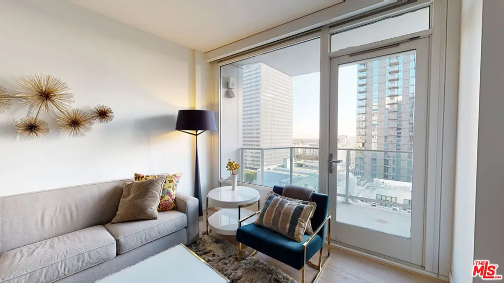 1050 S GRAND AVENUE #1303 Los Angeles, CA 90015
