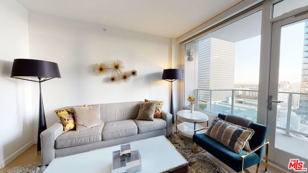 1050 S GRAND AVENUE #1303 Los Angeles, CA 90015