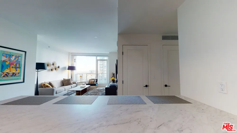 1050 S GRAND AVENUE #1303 Los Angeles, CA 90015