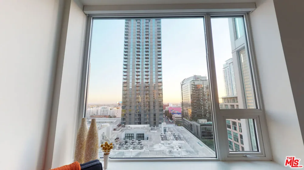 1050 S GRAND AVENUE #1303 Los Angeles, CA 90015