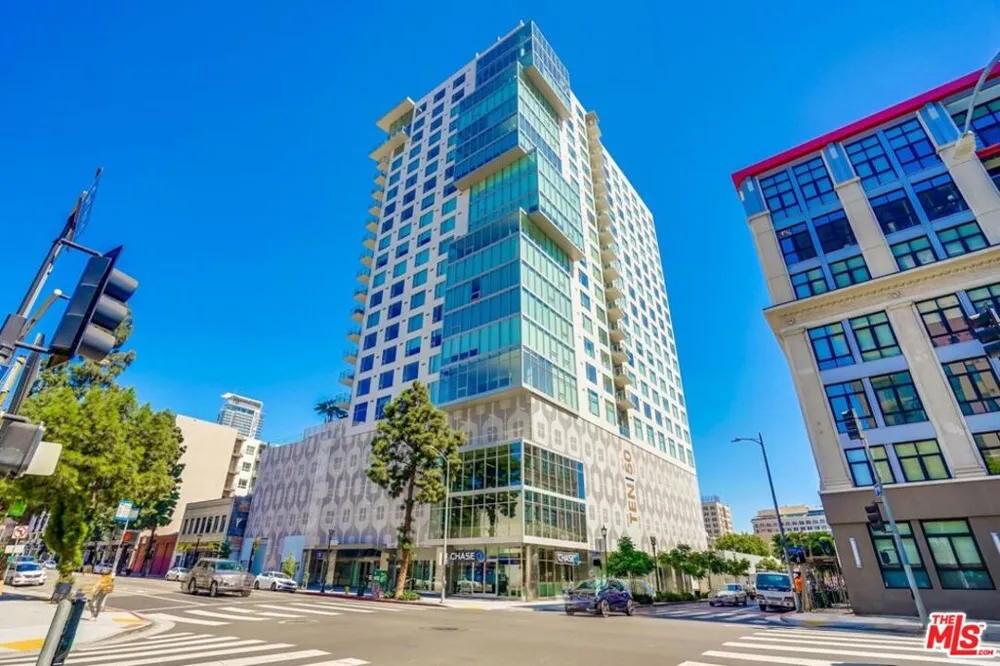 1050 S GRAND AVENUE #1303 Los Angeles, CA 90015