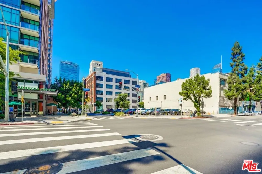 1050 S GRAND AVENUE #1303 Los Angeles, CA 90015