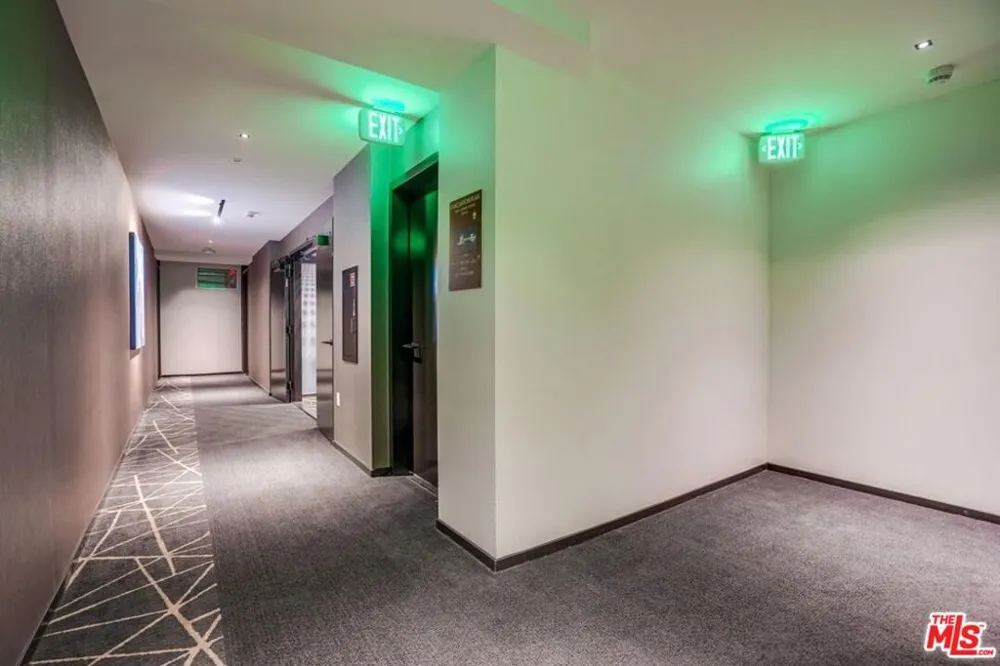 1050 S GRAND AVENUE #1303 Los Angeles, CA 90015
