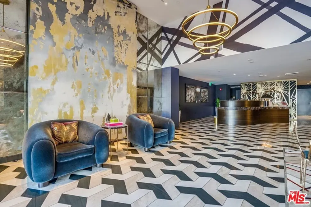 1050 S GRAND AVENUE #1303 Los Angeles, CA 90015